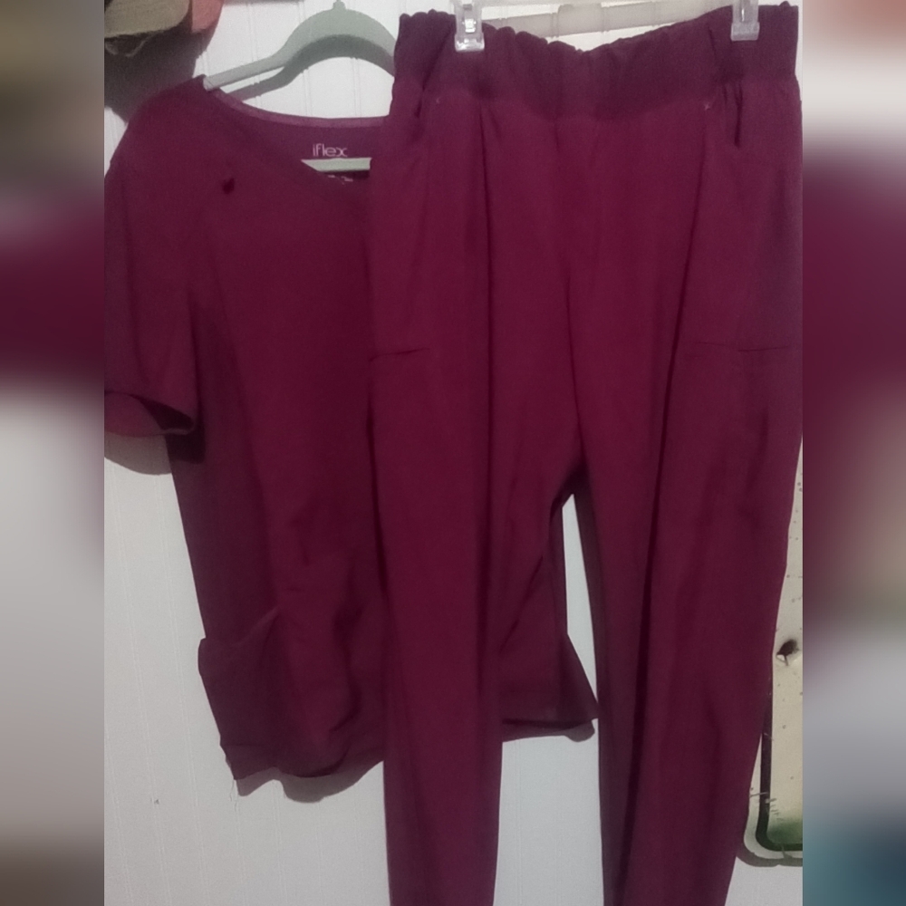 Cherokee Iflex scrub set